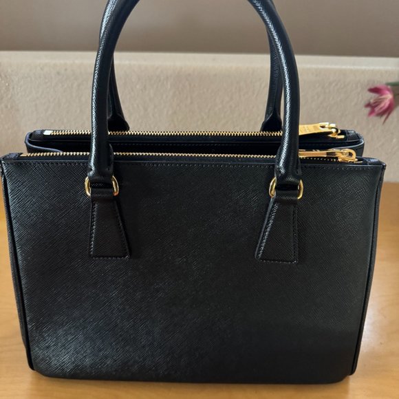 NWOT Medium PRADA galleria saffiano leather bag - Picture 6 of 8